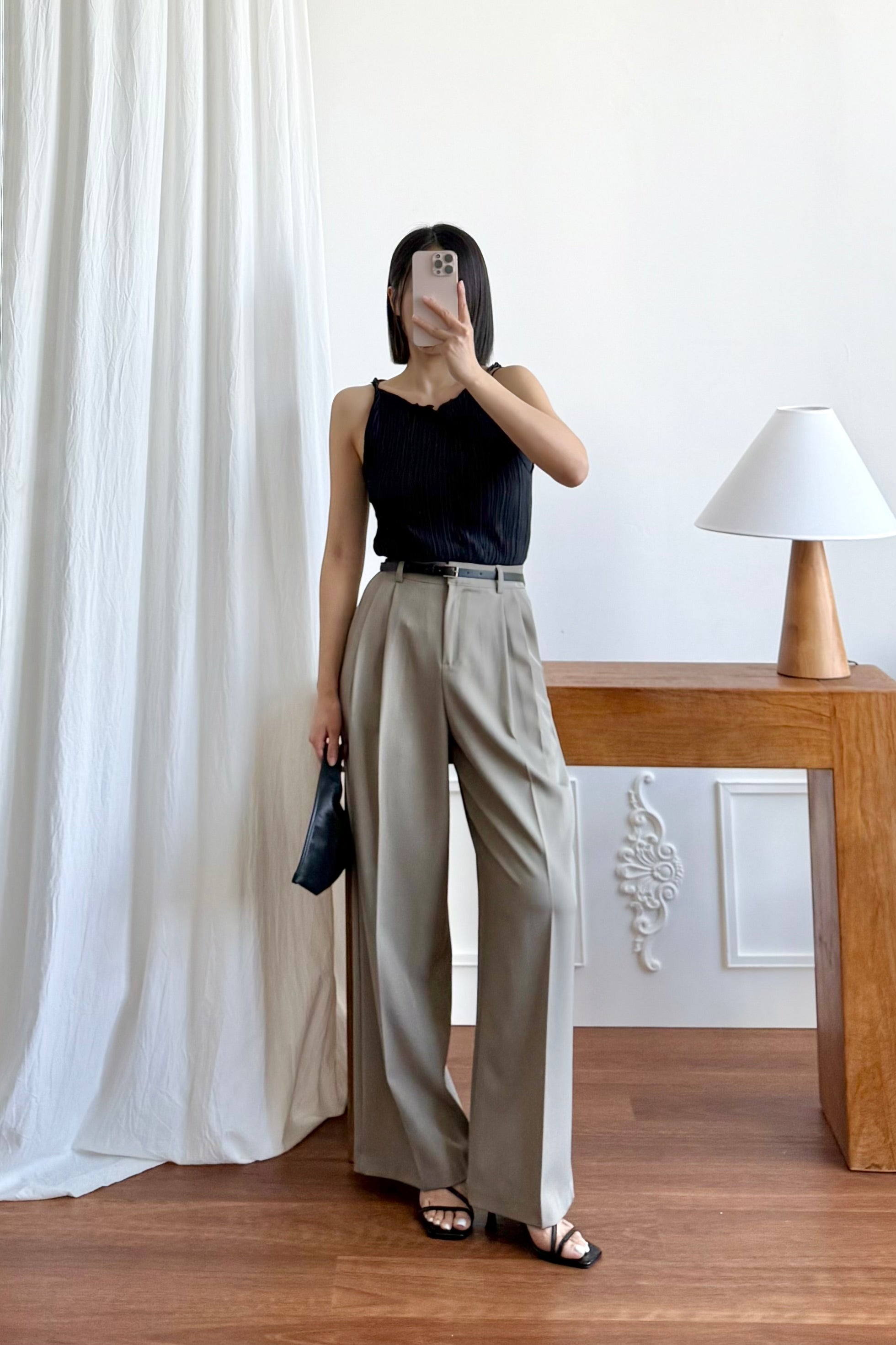 細褶背心上衣 Pleated Tank Top