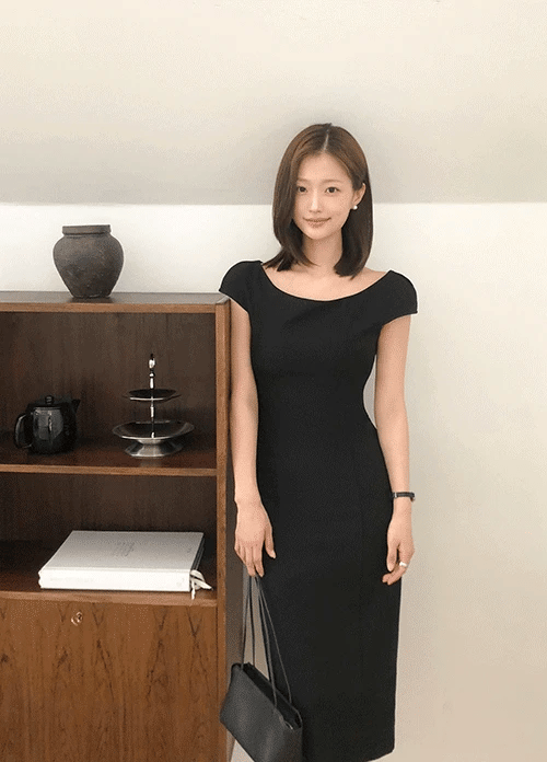 都會優雅U領小蓋袖修身連身長裙