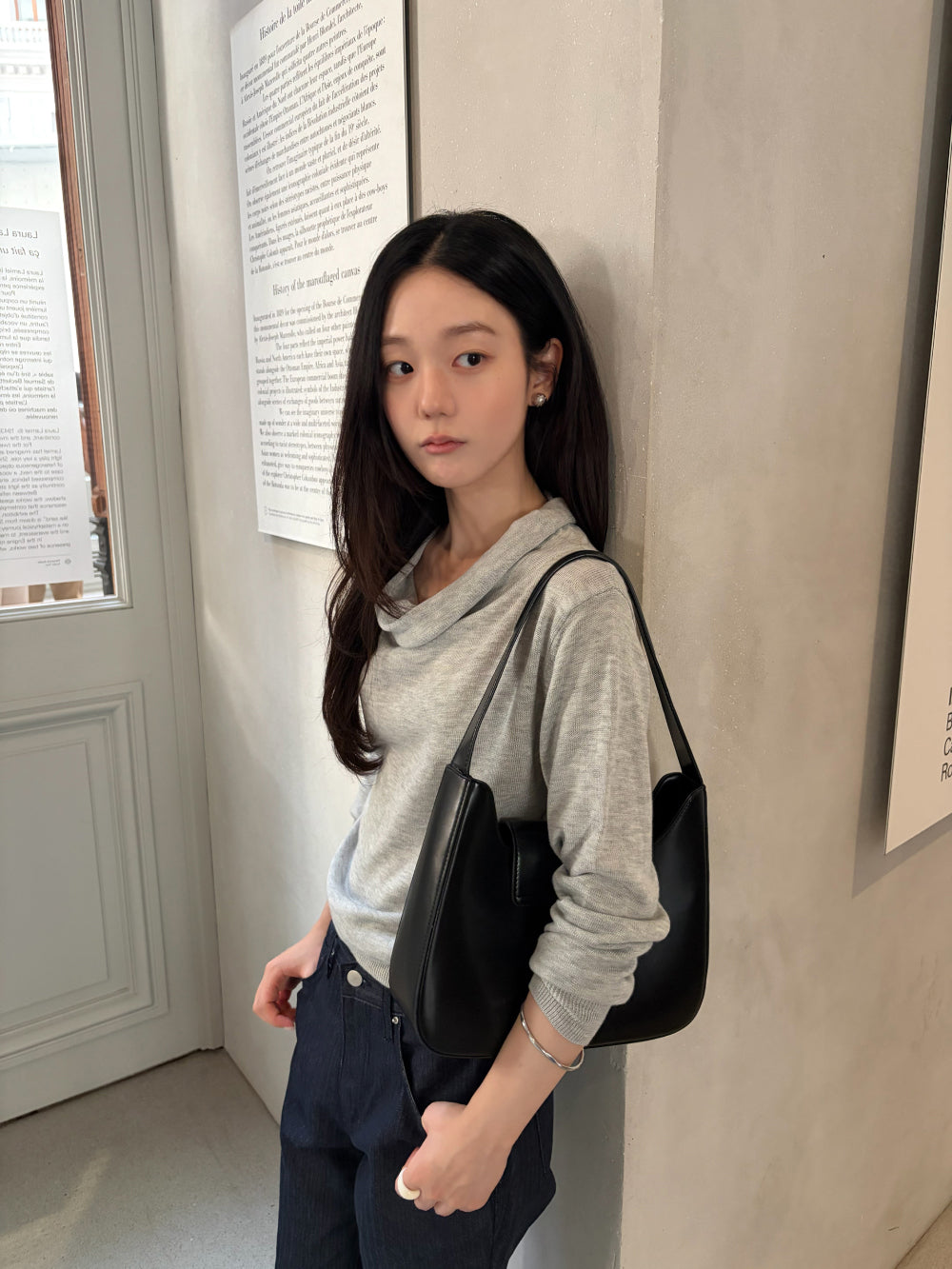 知性優雅垂墜領親膚針織衫