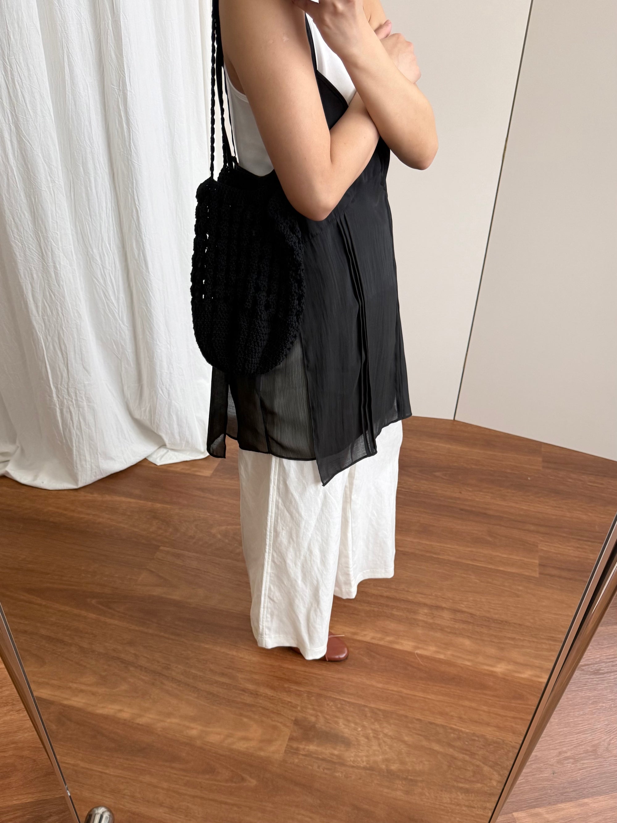 極簡輕透飄帶長版背心 Soft-Sheer Cami Top