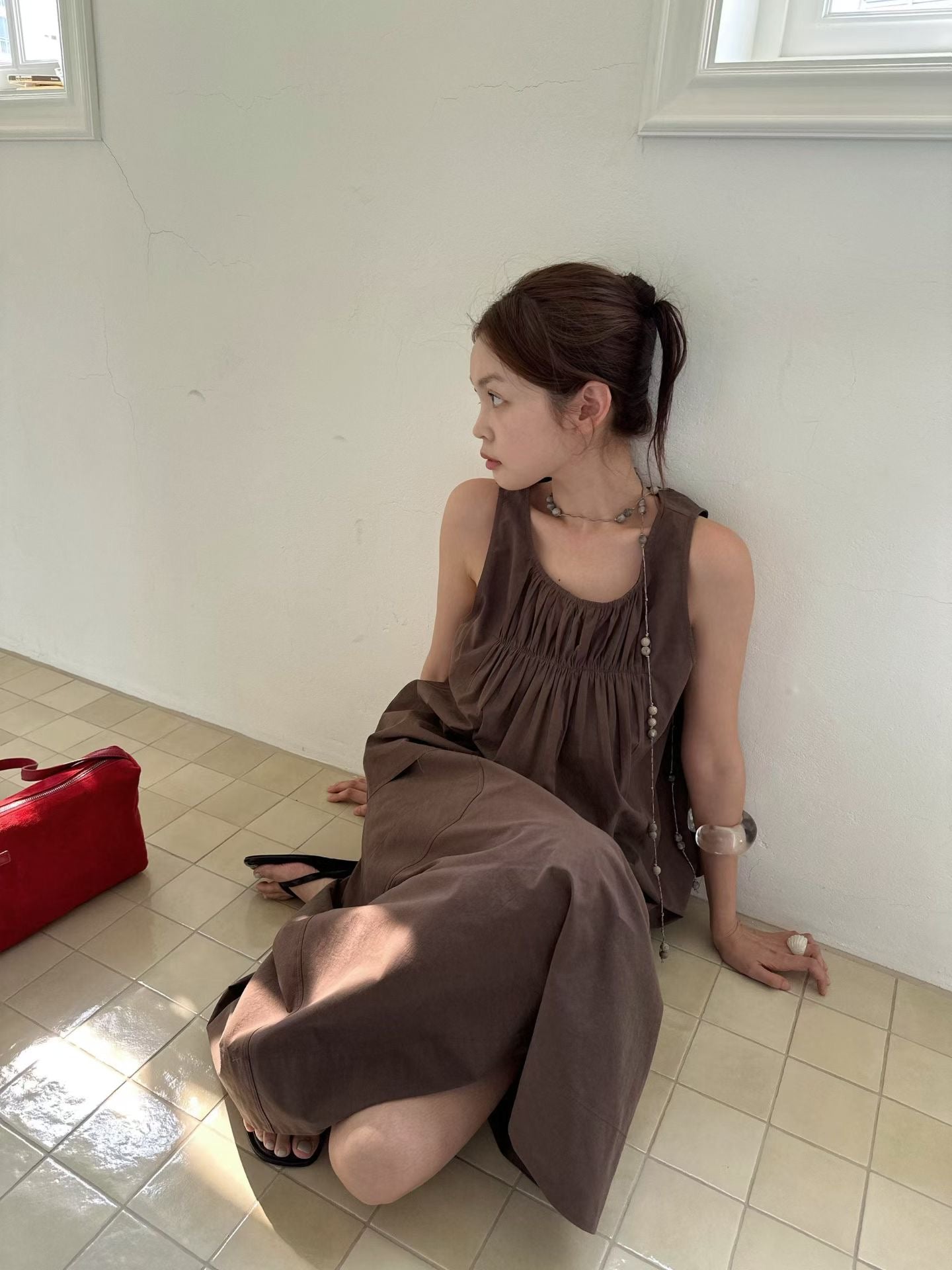 圓領打褶棉麻感無袖上衣-5