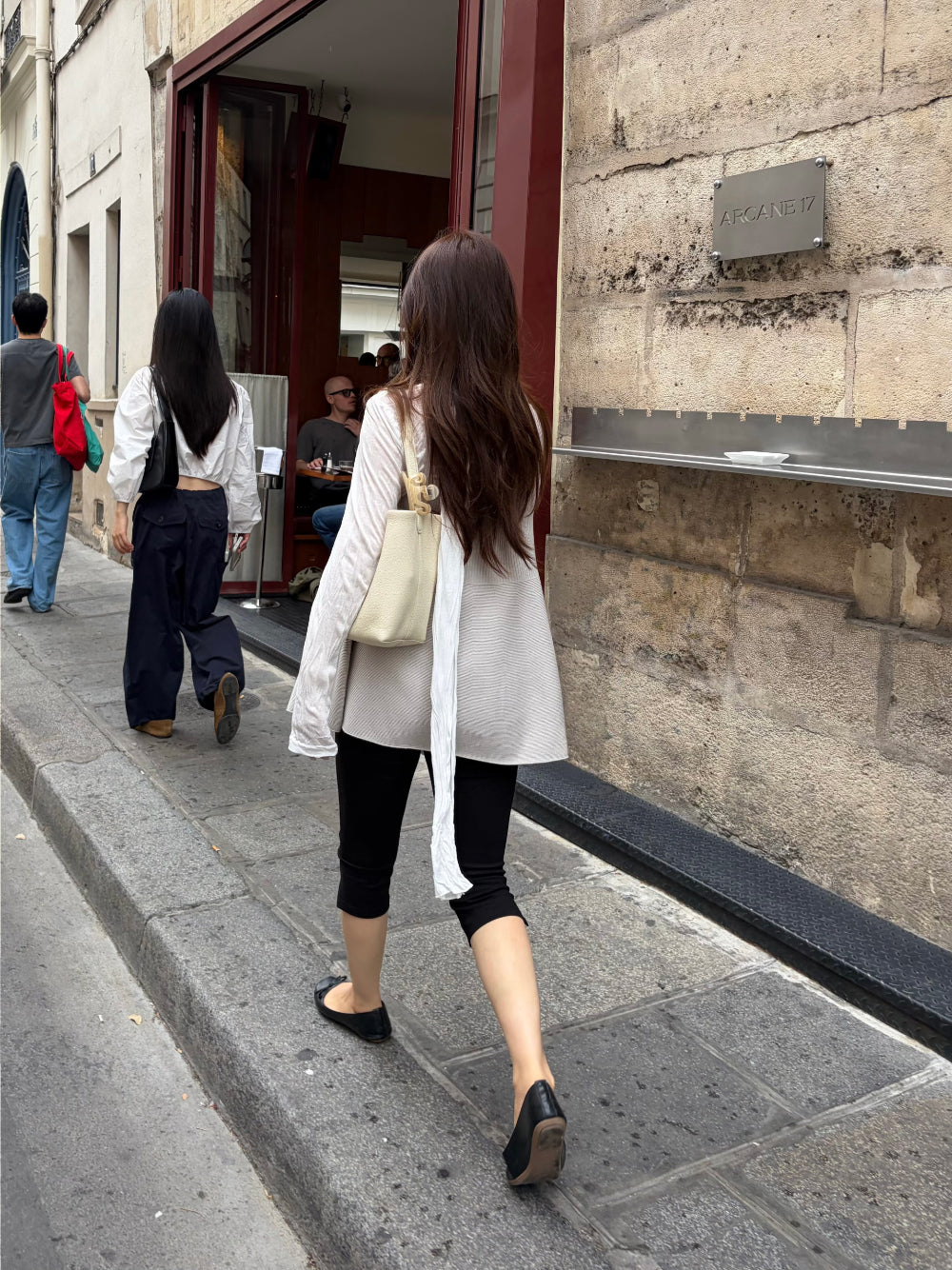 簡約修身下擺開衩卡普里內搭褲