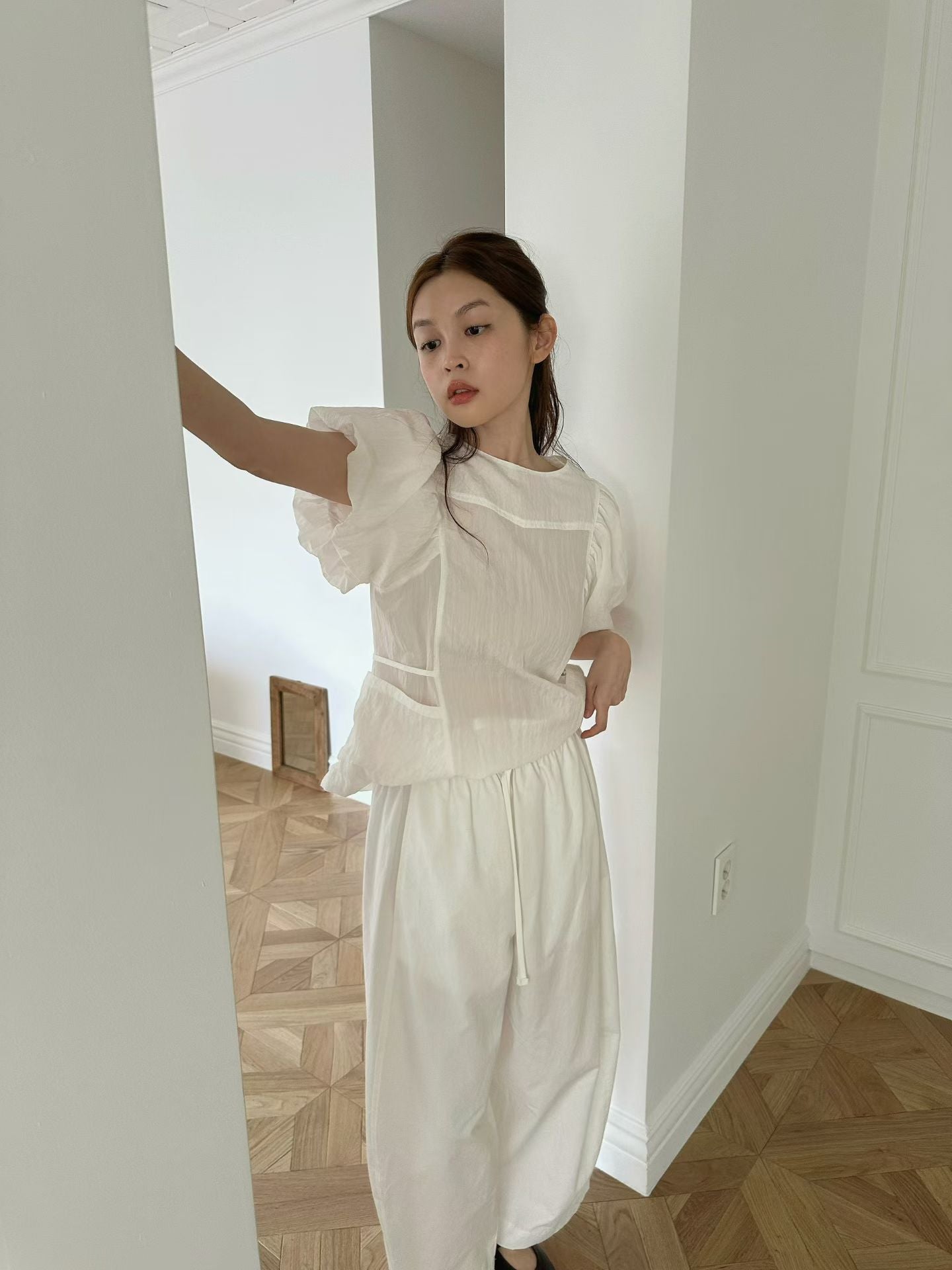 圓領立體澎澎袖短袖襯衫-4