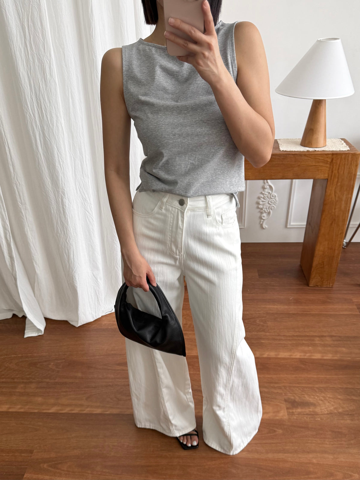 柔軟半月手拿包 Soft Crescent Handbag