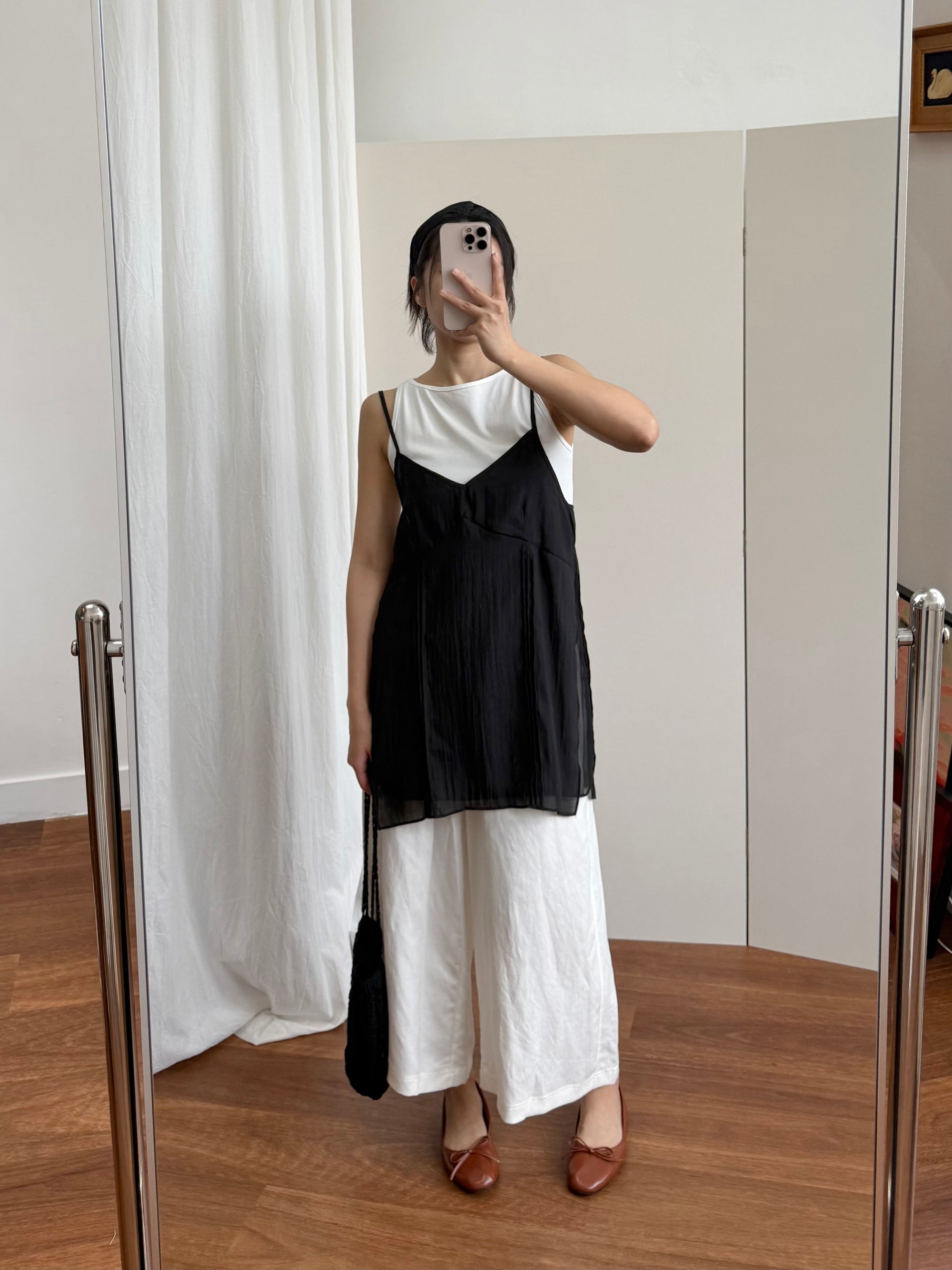 極簡輕透飄帶長版背心 Soft-Sheer Cami Top