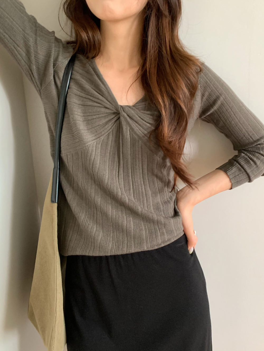 溫柔知性交叉扭結修身坑條針織衫
