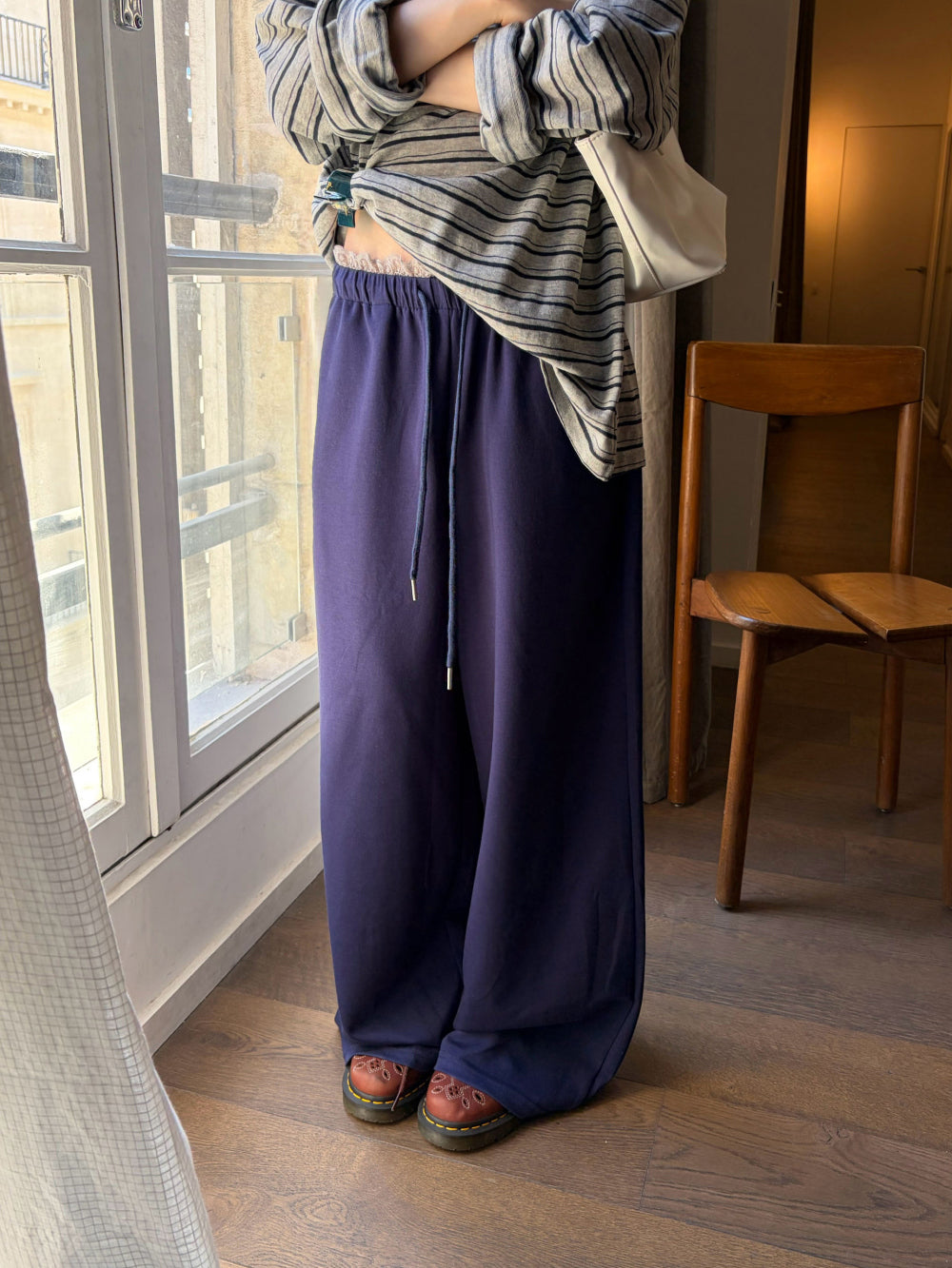 慵懶隨性蕾絲拼接垂墜寬版休閒棉褲