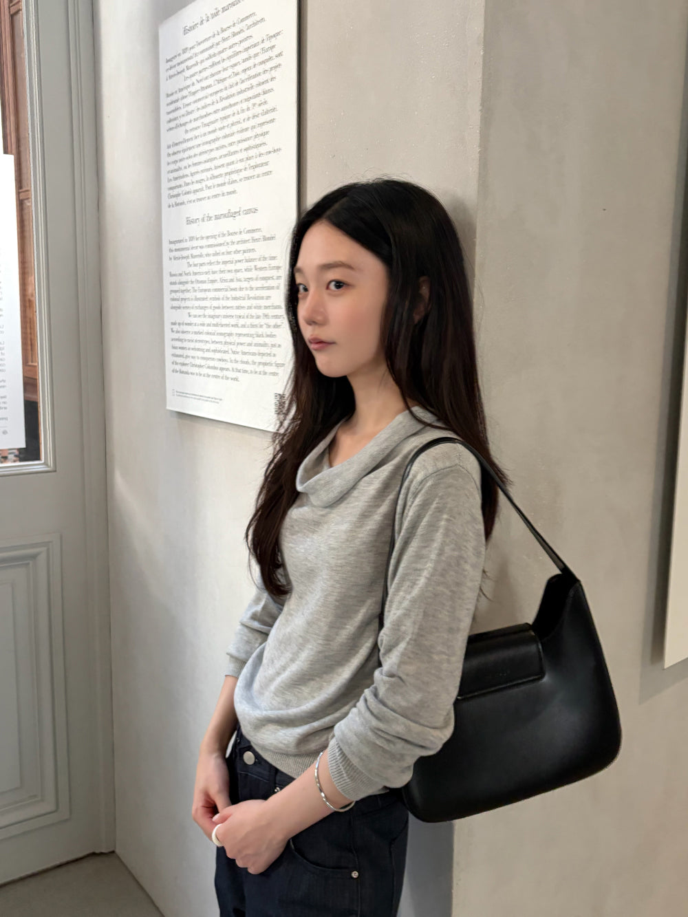 知性優雅垂墜領親膚針織衫