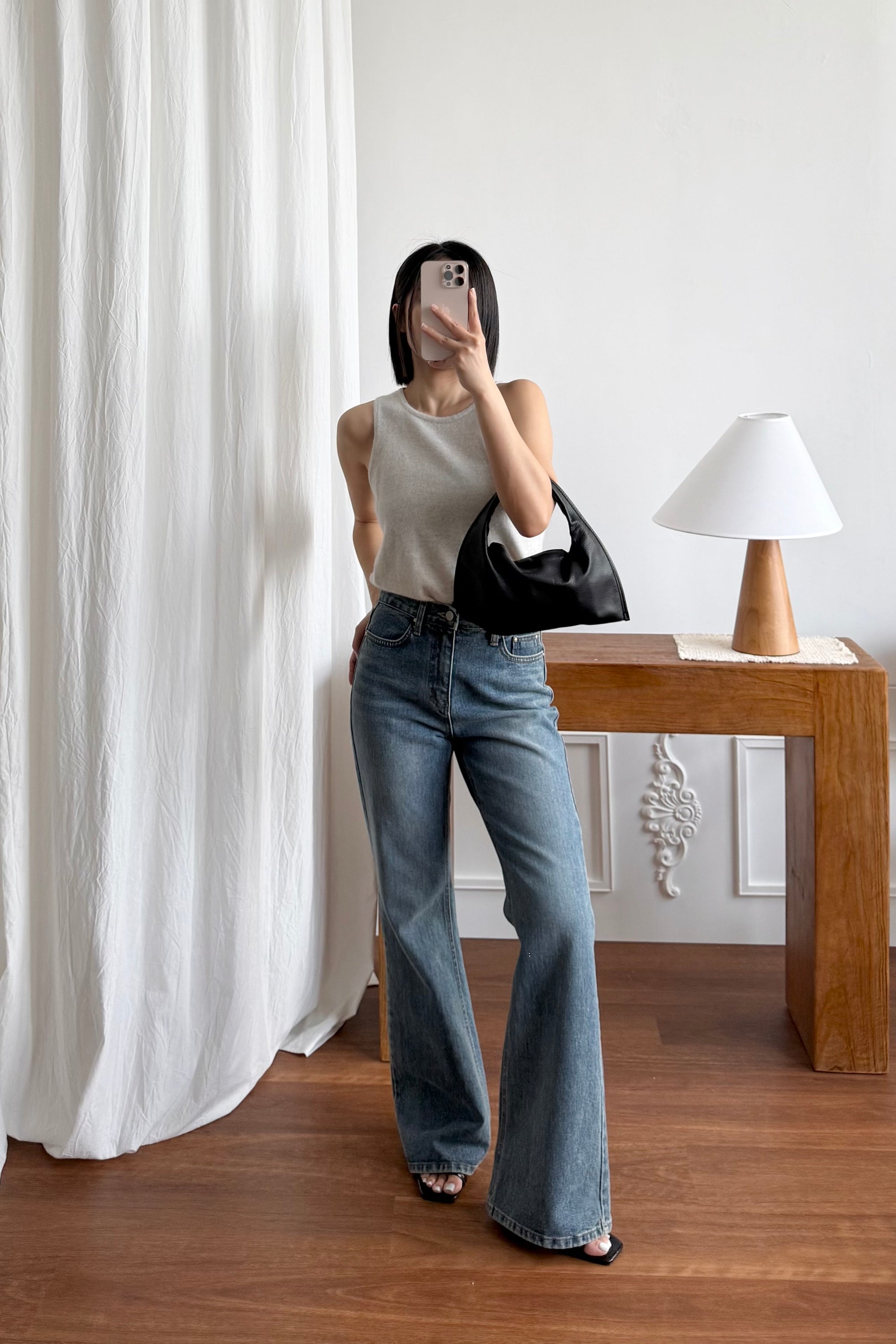 柔軟半月手拿包 Soft Crescent Handbag