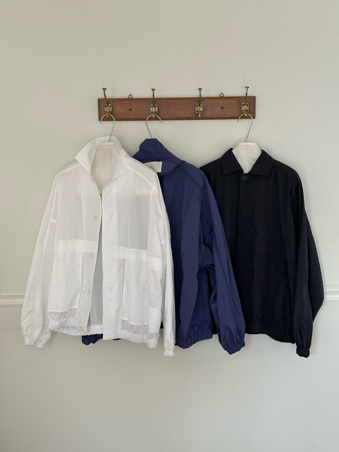 輕薄尼龍拉鍊外套 Light Nylon Zip Jacket