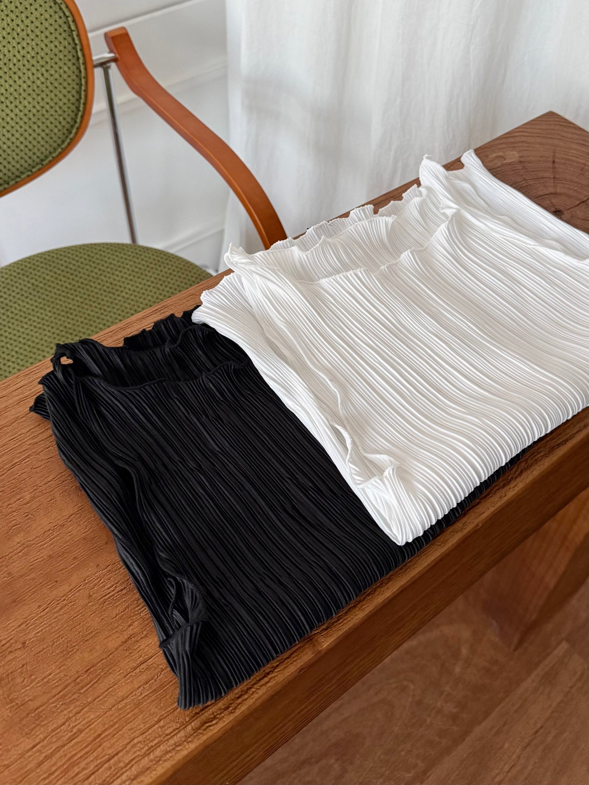細褶背心上衣 Pleated Tank Top