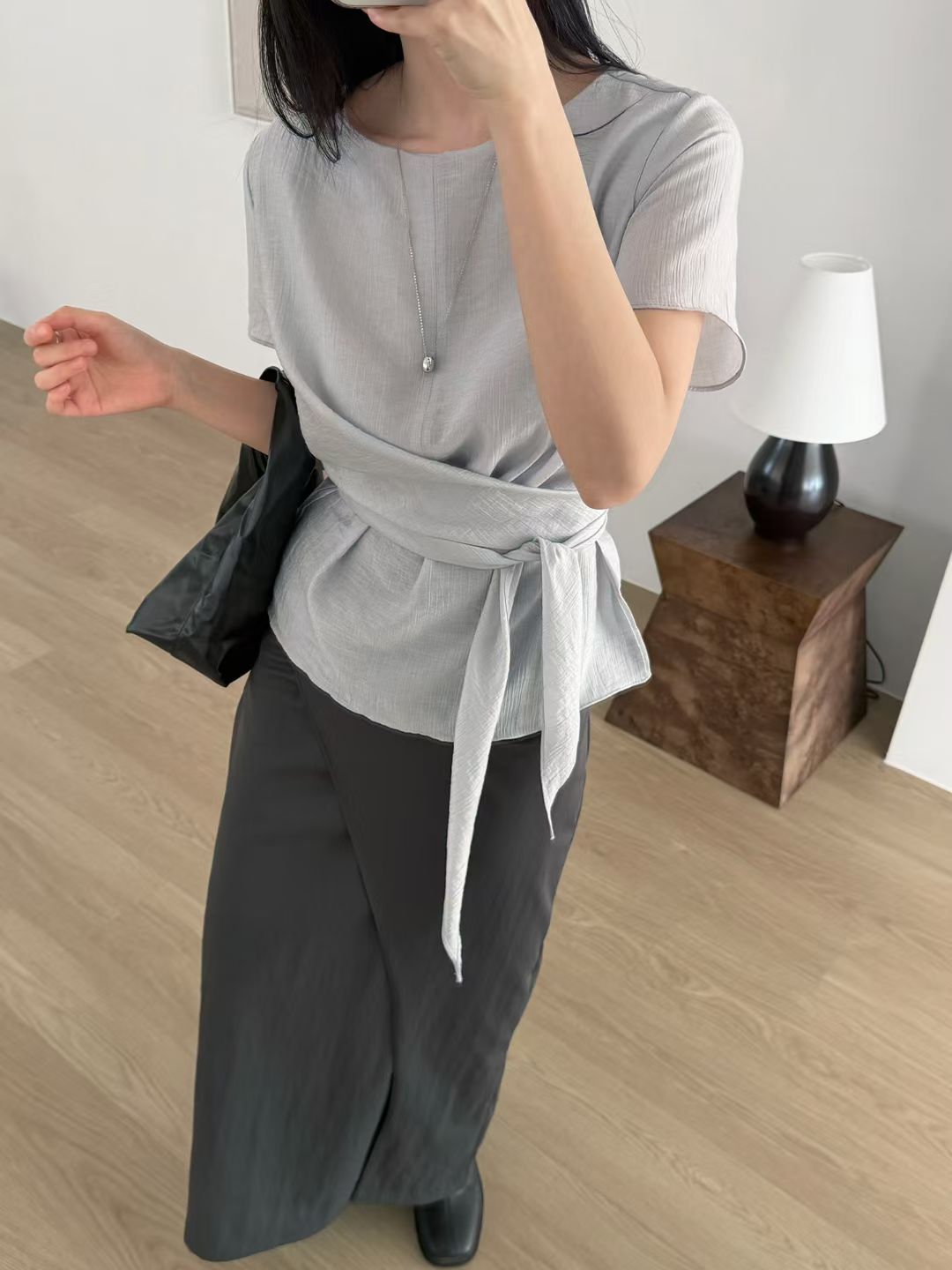 親膚腰間綁帶圓領上衣-3