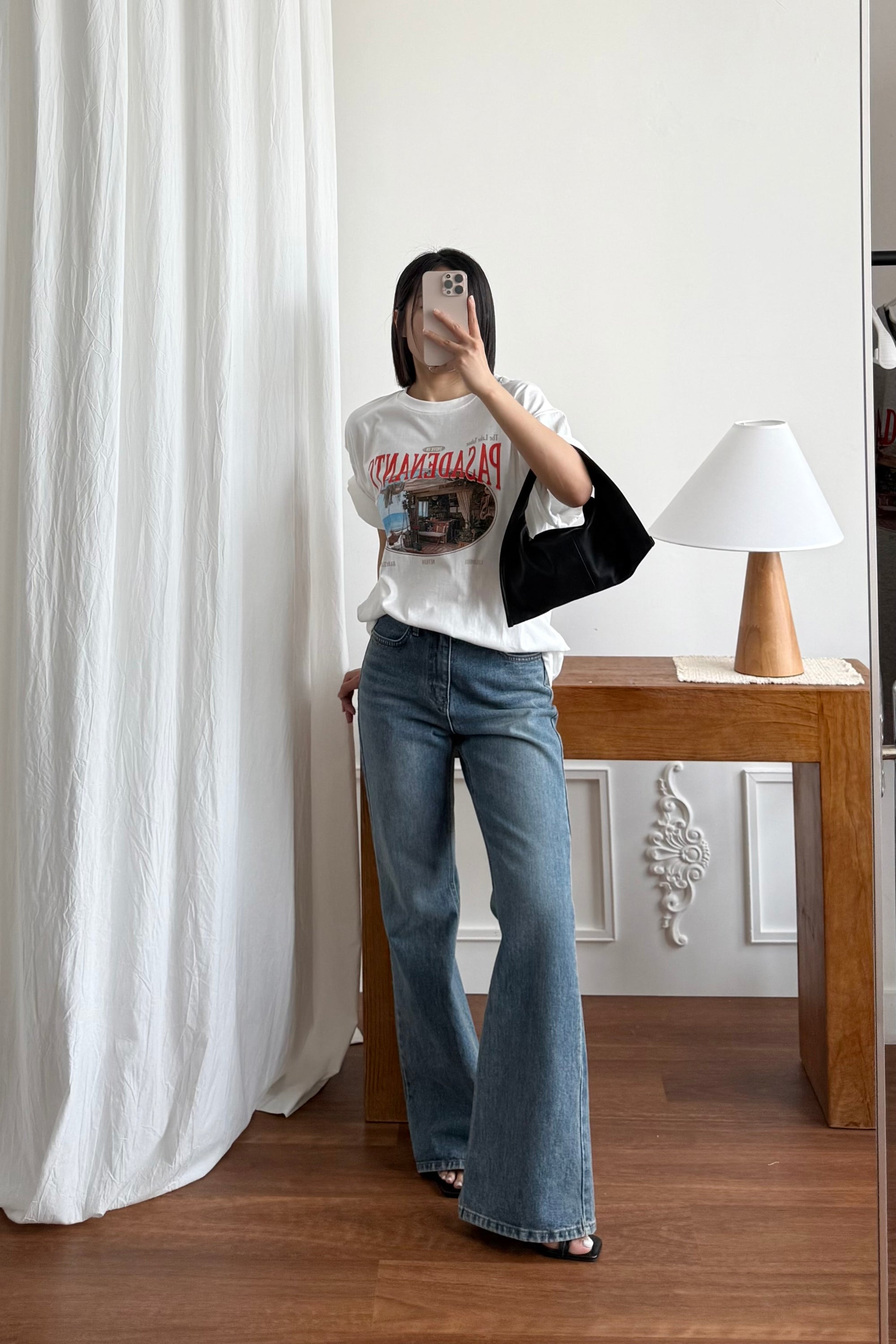 柔軟半月手拿包 Soft Crescent Handbag