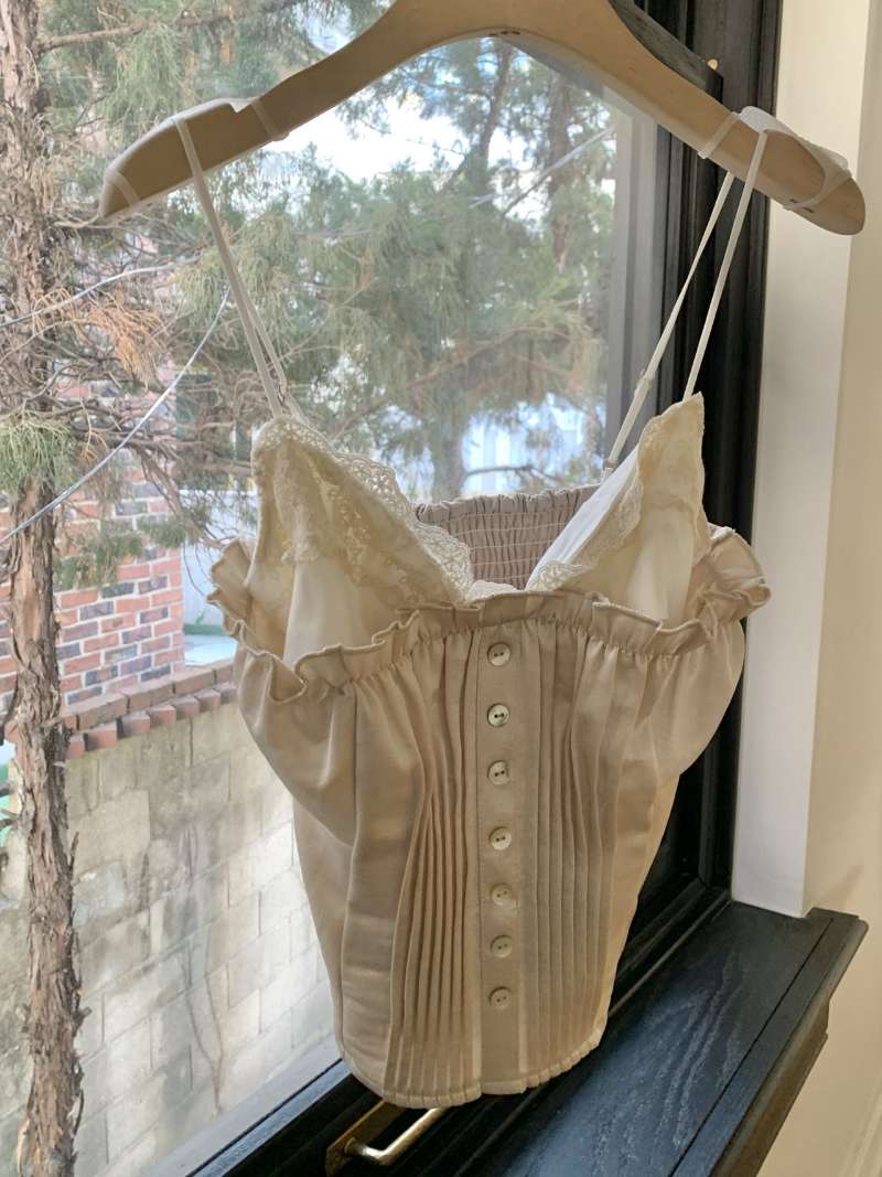 City Date... Details linger, contours stay still — romance folded into restraint.