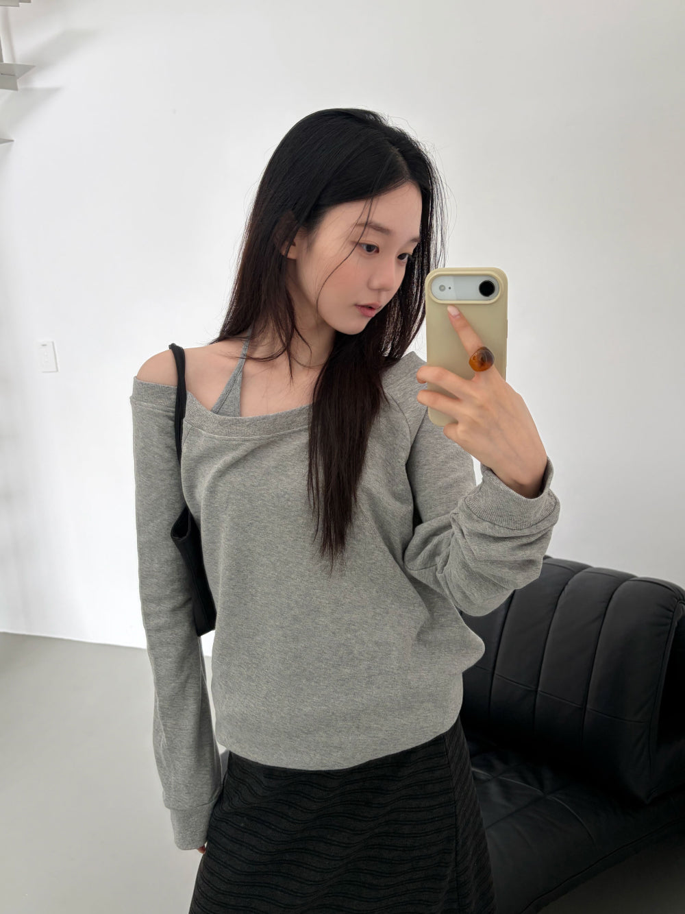 慵懶隨性純棉斜肩大U領衛衣