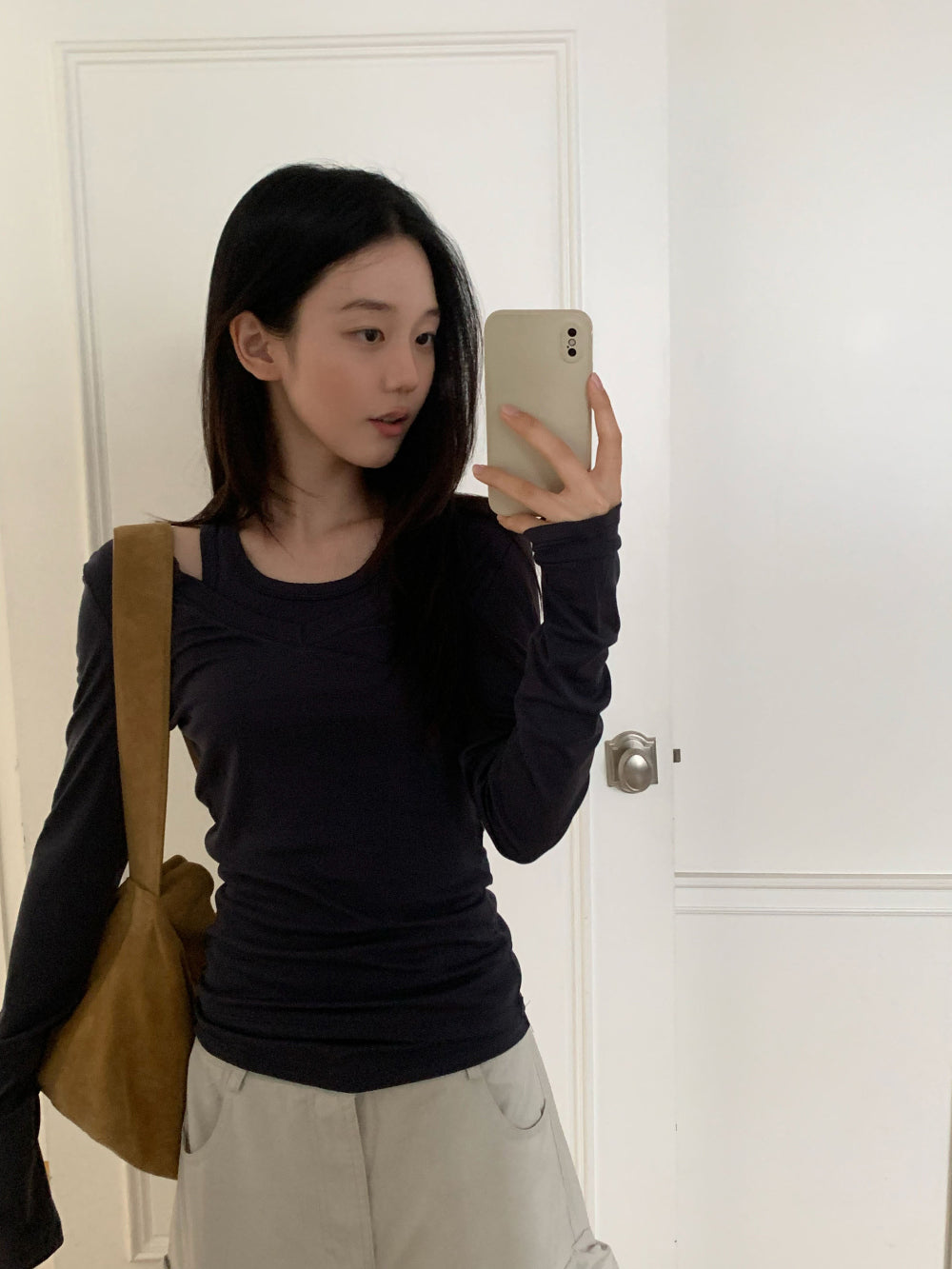 簡約隨性深V領修身彈力棉長袖背心兩件套-19