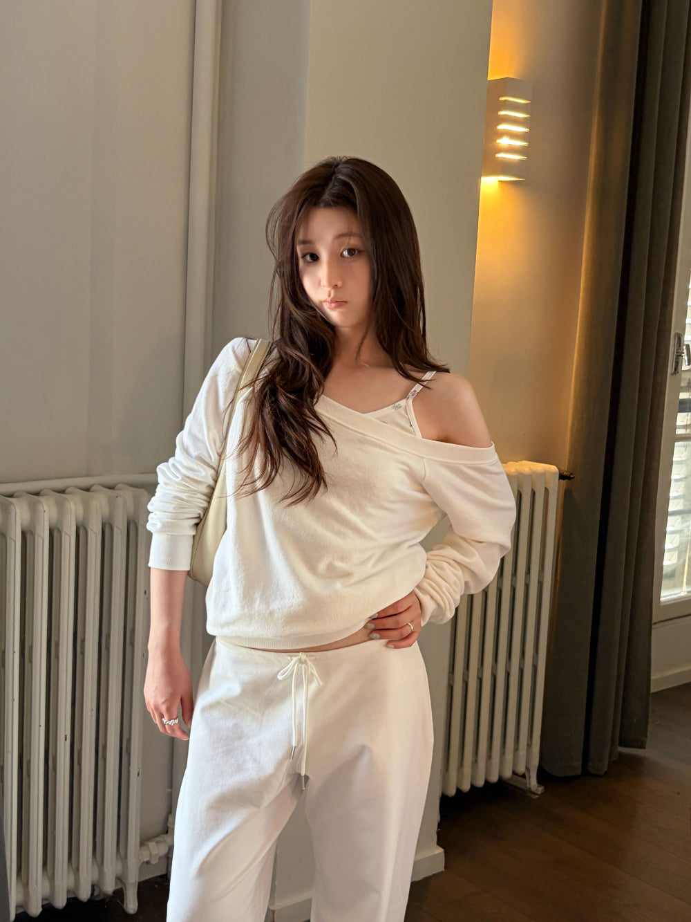 慵懶隨性純棉斜肩大U領衛衣