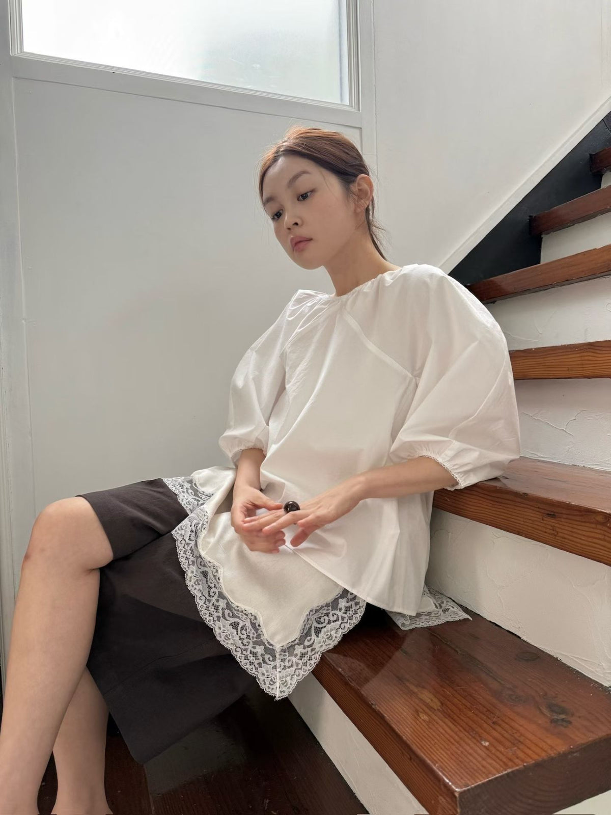 復古立體剪裁圓領寬鬆純色上衣