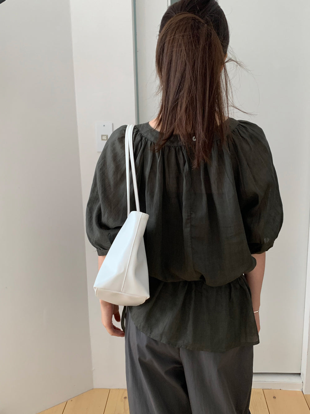 簡約優雅天絲麻抓褶繫帶七分袖罩衫