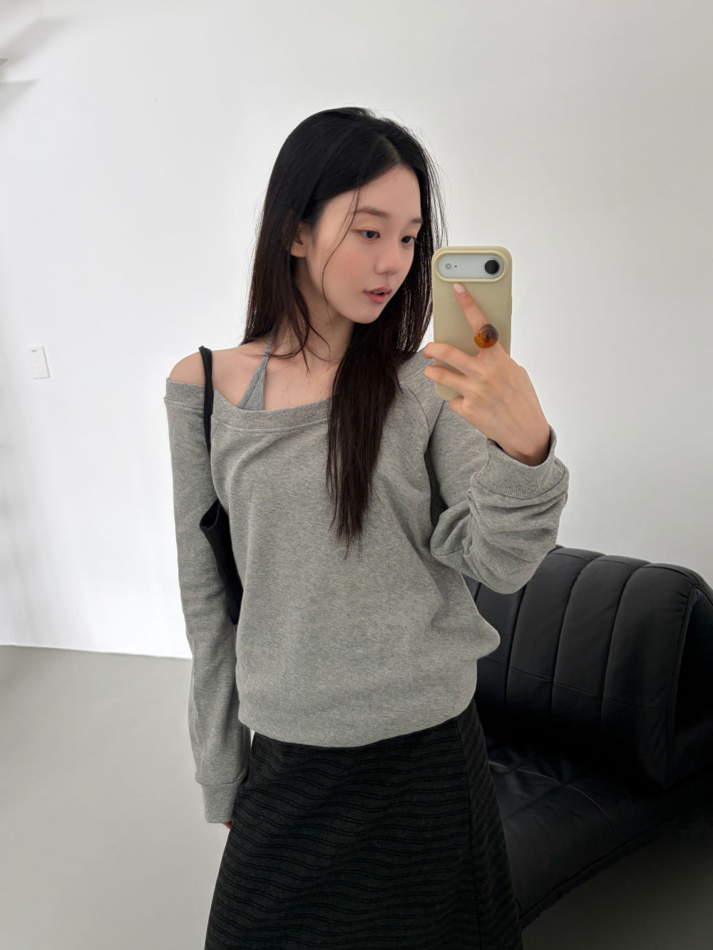 慵懶隨性純棉斜肩大U領衛衣