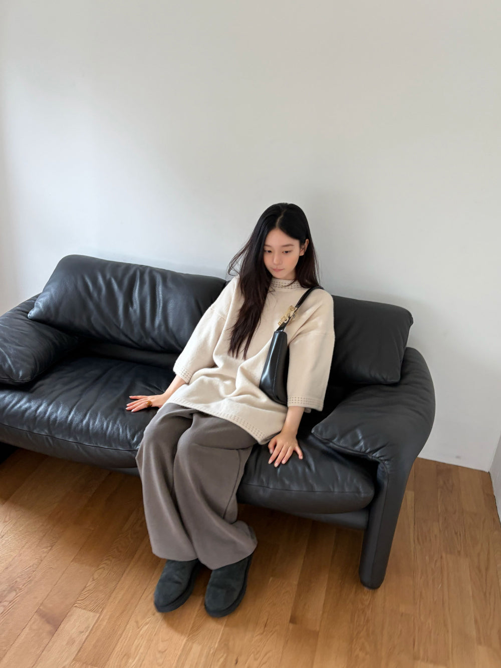 慵懶隨性鏤空滾邊寬版針織短洋裝